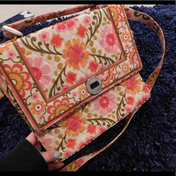 Vera Bradley Purse! - Picture 2 of 3